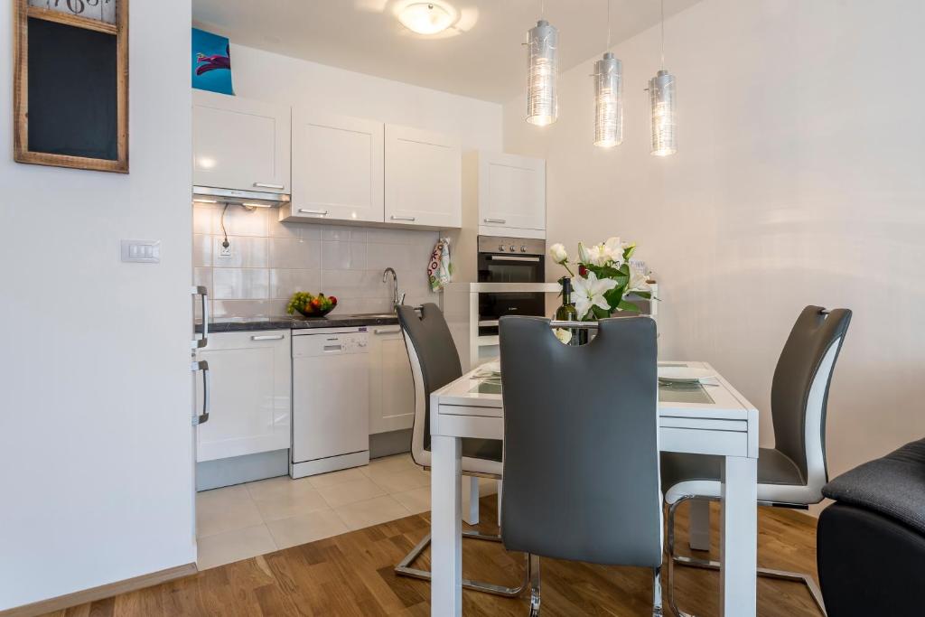 Apartment Luka photo 2