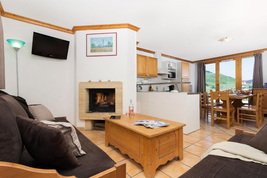 Madame Vacances Les Chalets du Praz photo 3