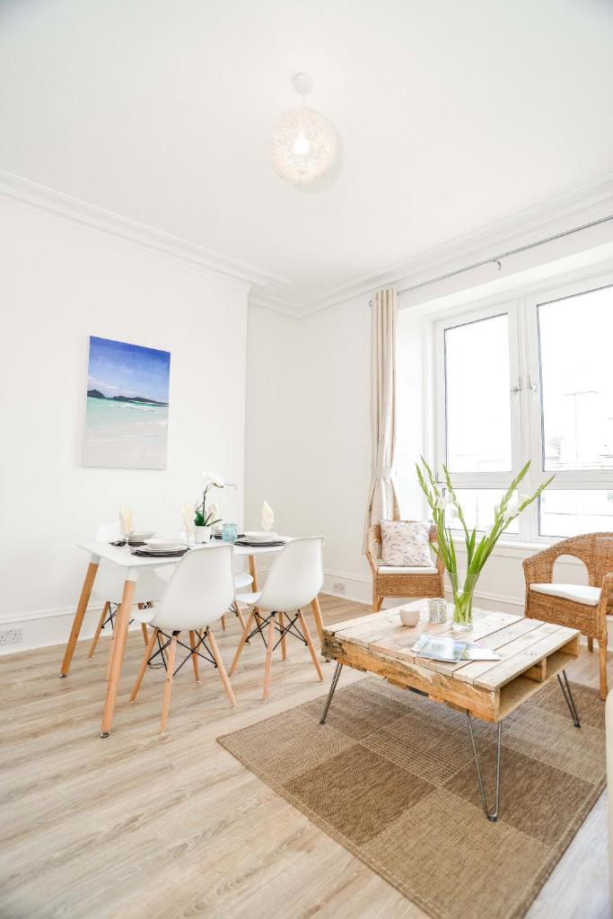 Modern Central Apartment photo 2