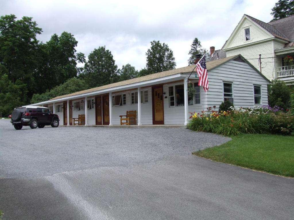 Mohican Motel image