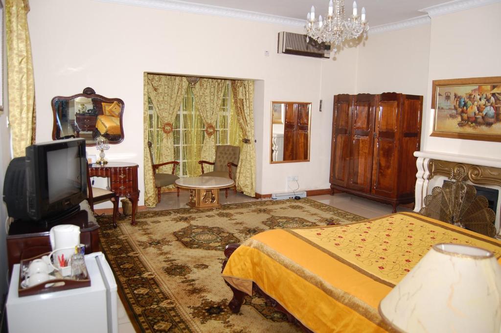 Falcon Crest Suites photo 2