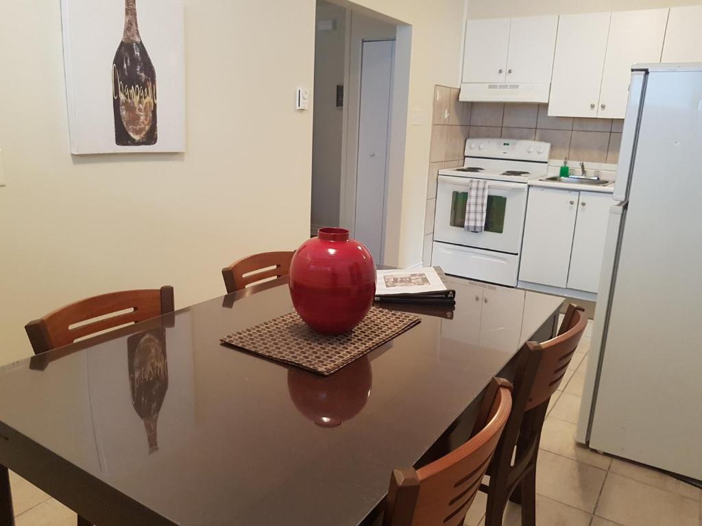 1-Bedroom Apartment Sweet #3 by Amazing Property Rentals photo 3