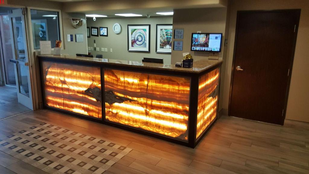 Best Western Airport Inn & Suites Oakland photo 3