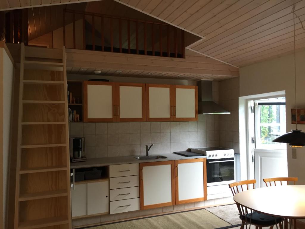 LindegaardApartment - woods and sea photo 4