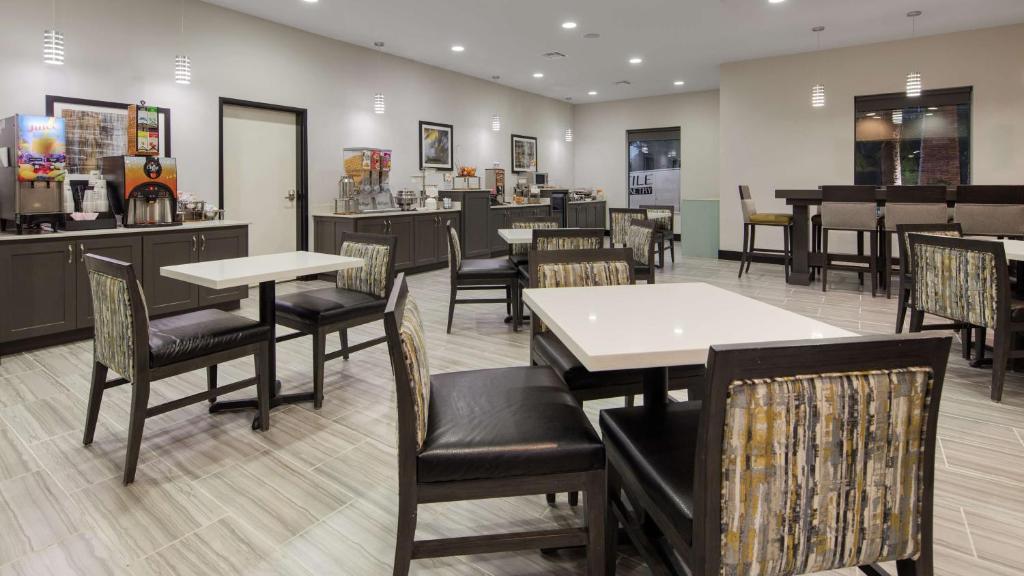 Best Western Plus Regency Park photo 2
