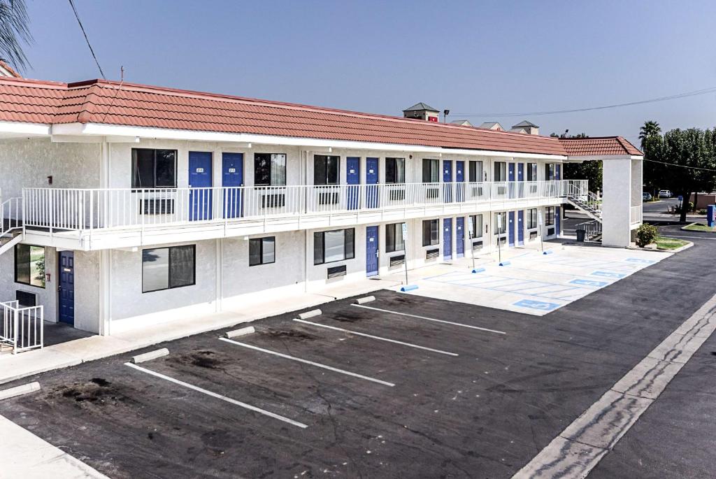 Motel 6-Fresno, CA photo 1