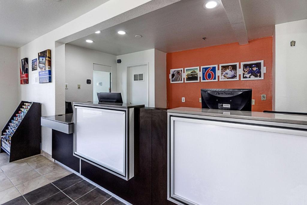 Motel 6-Fresno, CA photo 4