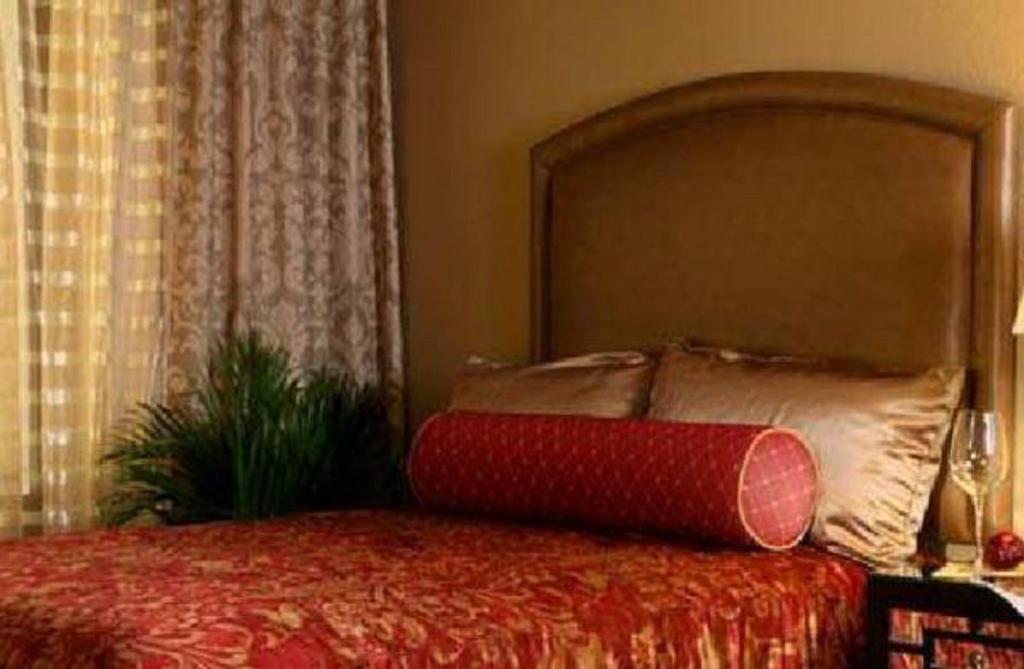 Сьюит (Люкс с 1 спальней и кроватью размера «king-size»), Jockey Club Suites