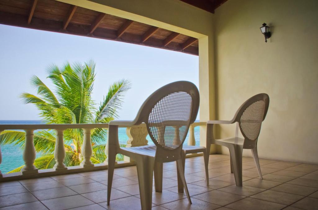 Silver Seas Hotel photo 2