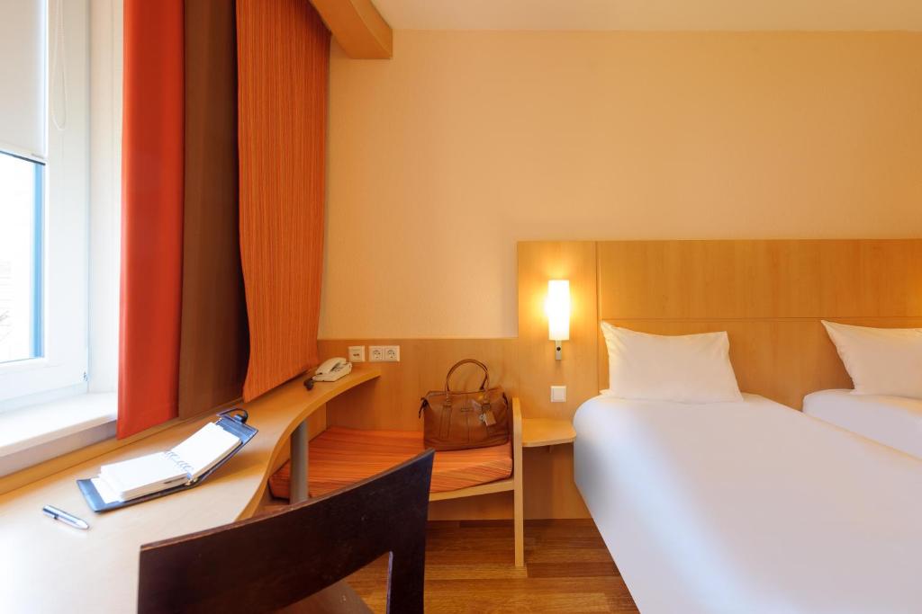 Двухместный (Двухместный номер с 2 отдельными кроватями), ibis Konstanz