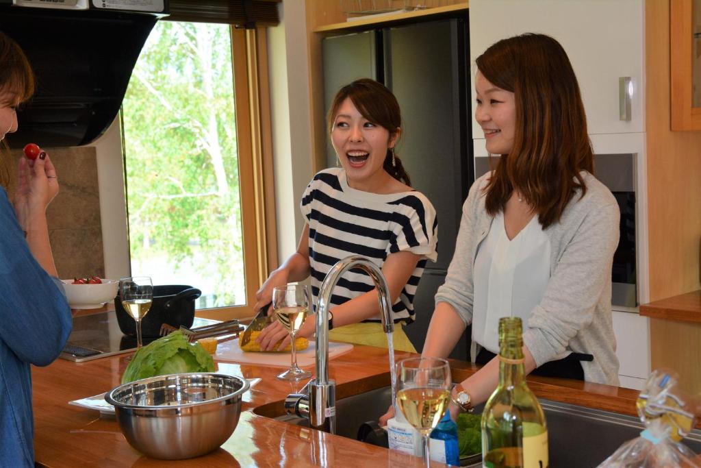 Hana & Jo photo 4