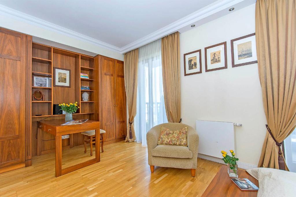 Апартаменты (Улучшенные апартаменты с террасой), Apartments Szafarnia