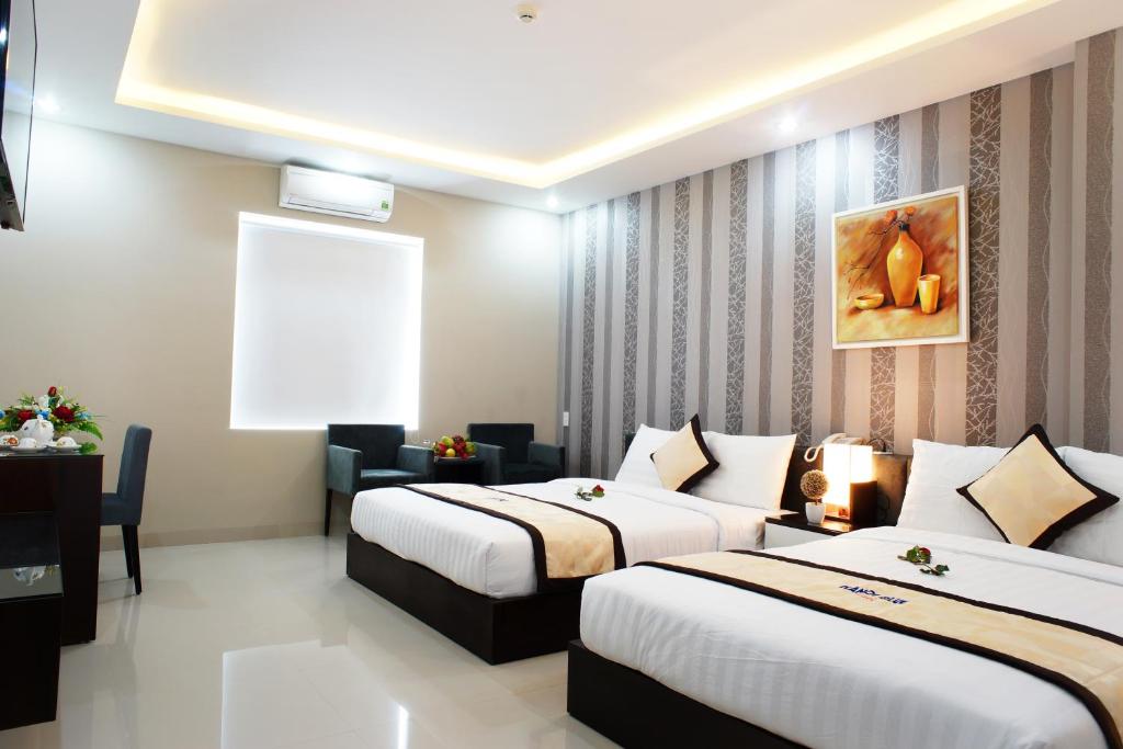 Семейный (Семейный номер Делюкс с видом на город), Ha Noi Blue Hotel