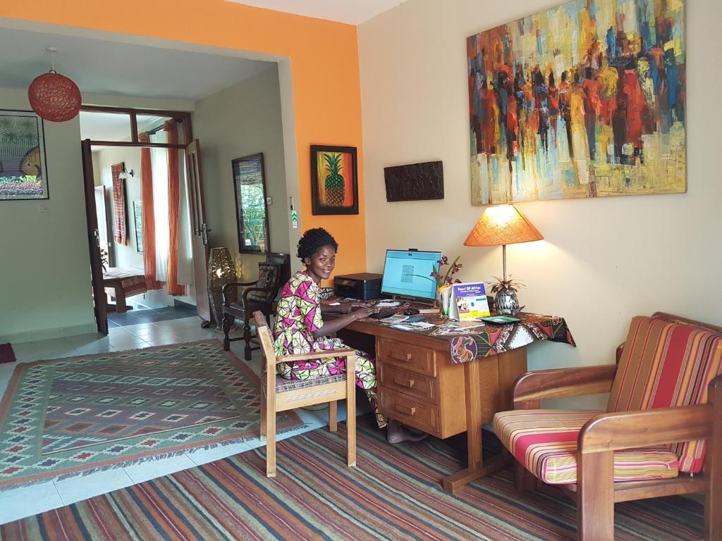 Pineapple Guest House Entebbe photo 3