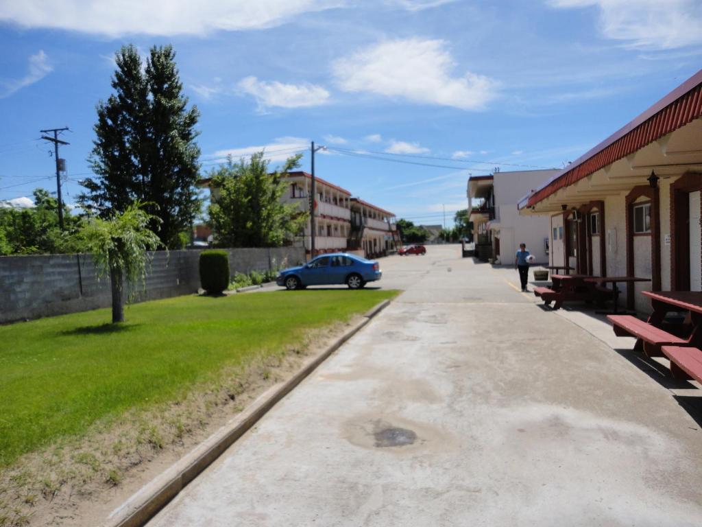 Falcon Resort photo 1