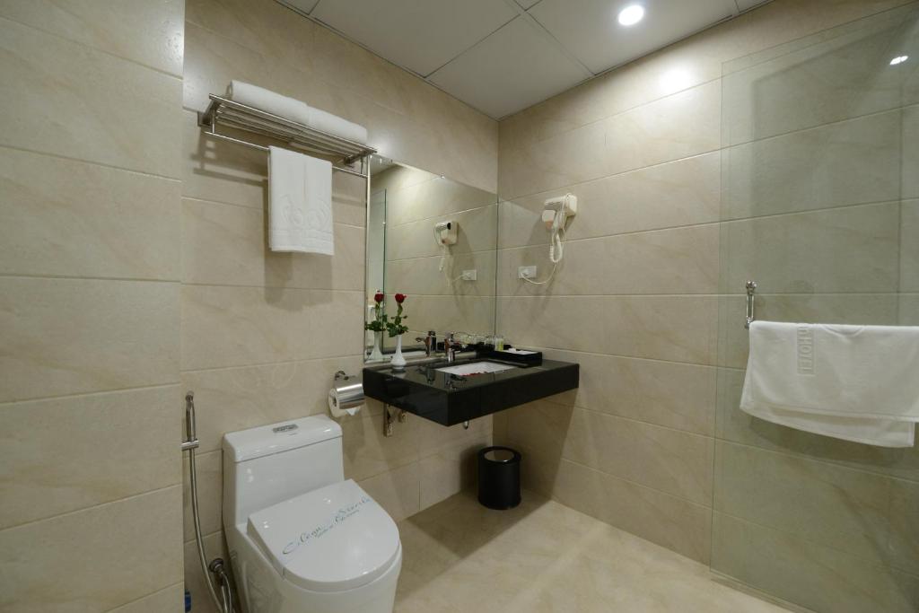 Семейный (Семейный люкс, вид на город), Blue Hanoi Inn City Hotel