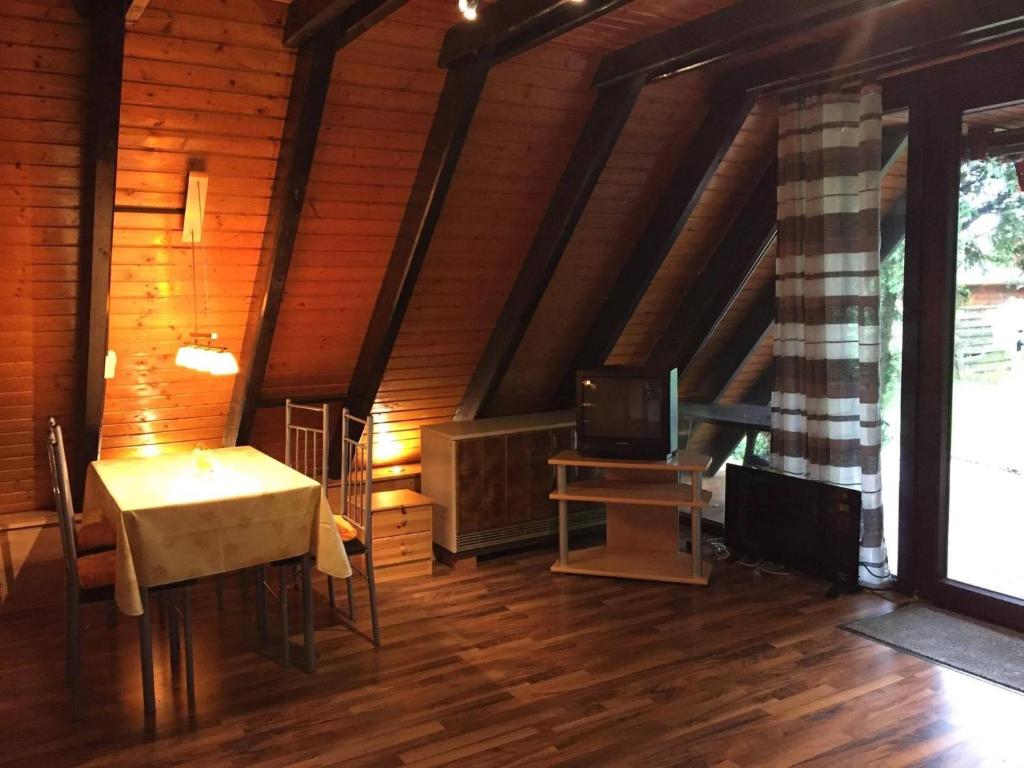 Familienfreundliches-Ferienhaus-mit-Waldrand-Lage photo 4