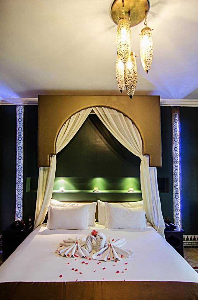 Сьюит (Посольский люкс с гидромассажной ванной), Palais Ommeyad Suites & Spa