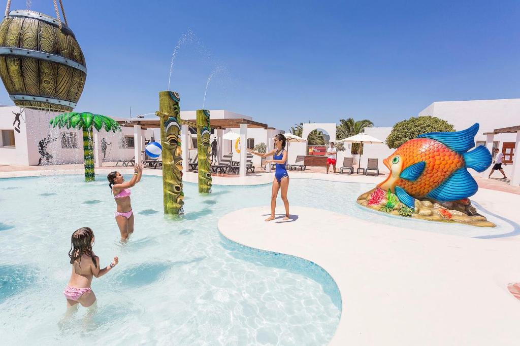 Grand Palladium Palace Ibiza Resort & Spa- All Inclusive photo 4