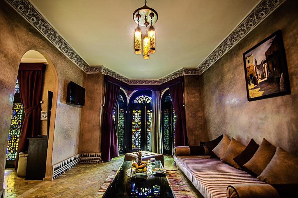 Сьюит (Улучшенный люкс с гидромассажной ванной), Palais Ommeyad Suites & Spa