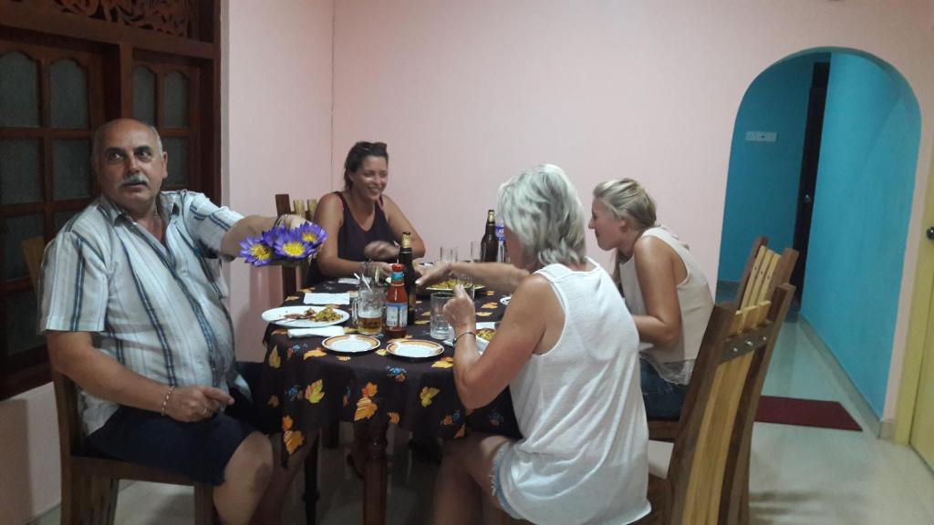Apple Sara Home Stay