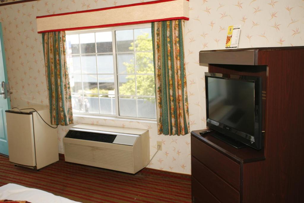 Двухместный (Номер выбирается при регистрации заезда), Hollywood Guest Inn