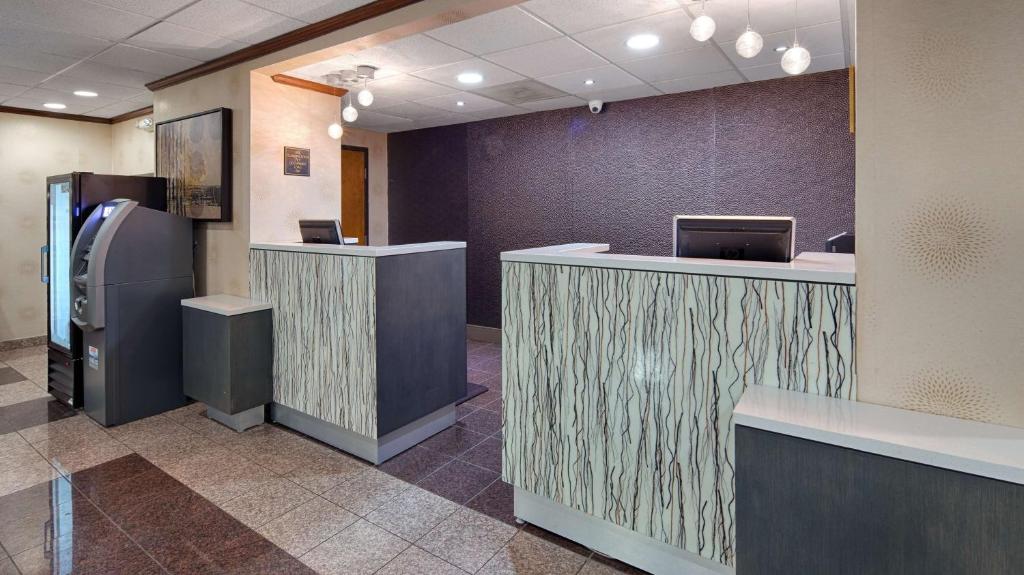 Best Western Plus Richmond photo 1