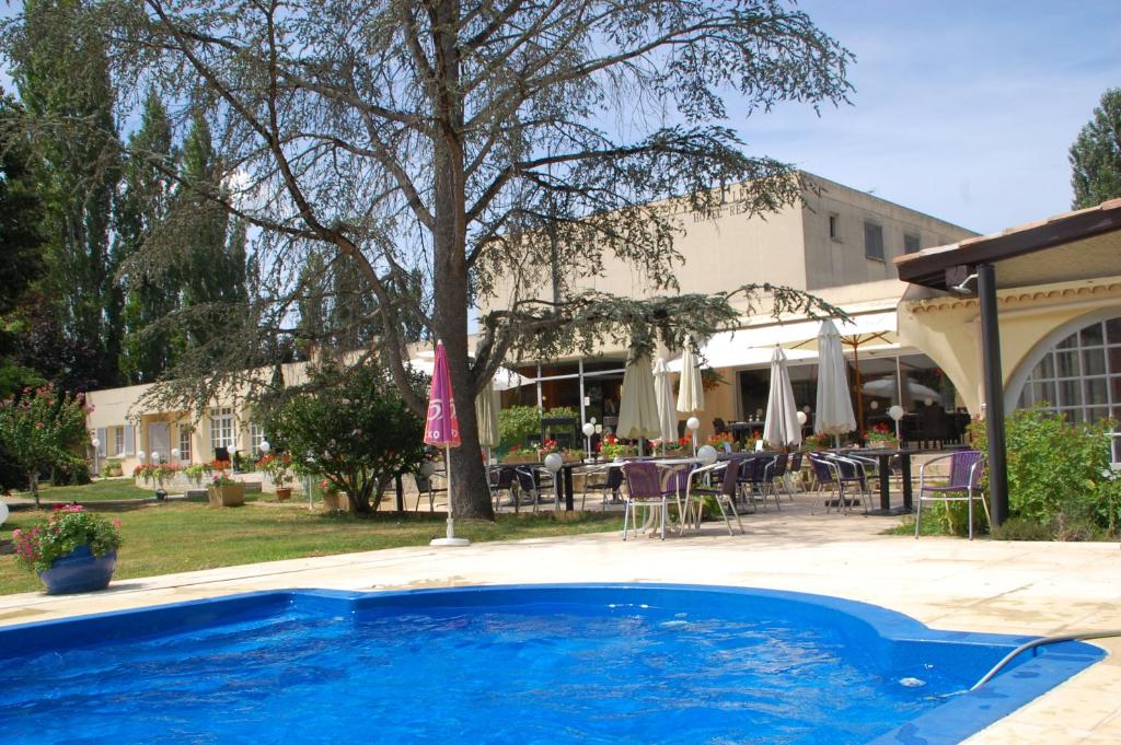 Le Fleurance - NOUVELLE équipe - Groupe LOGIS Hôtels photo 2