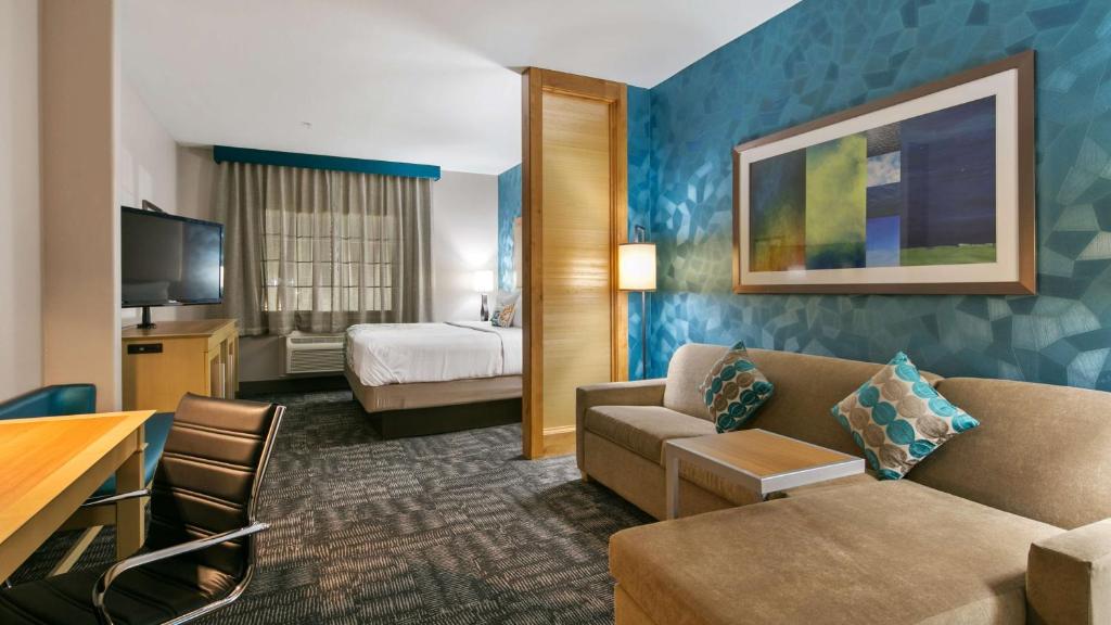 Best Western Plus Houston Atascocita Inn & Suites photo 4