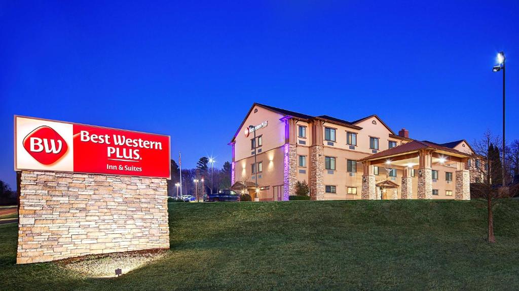 Best Western Plus Royal Mountain Inn & Suites image