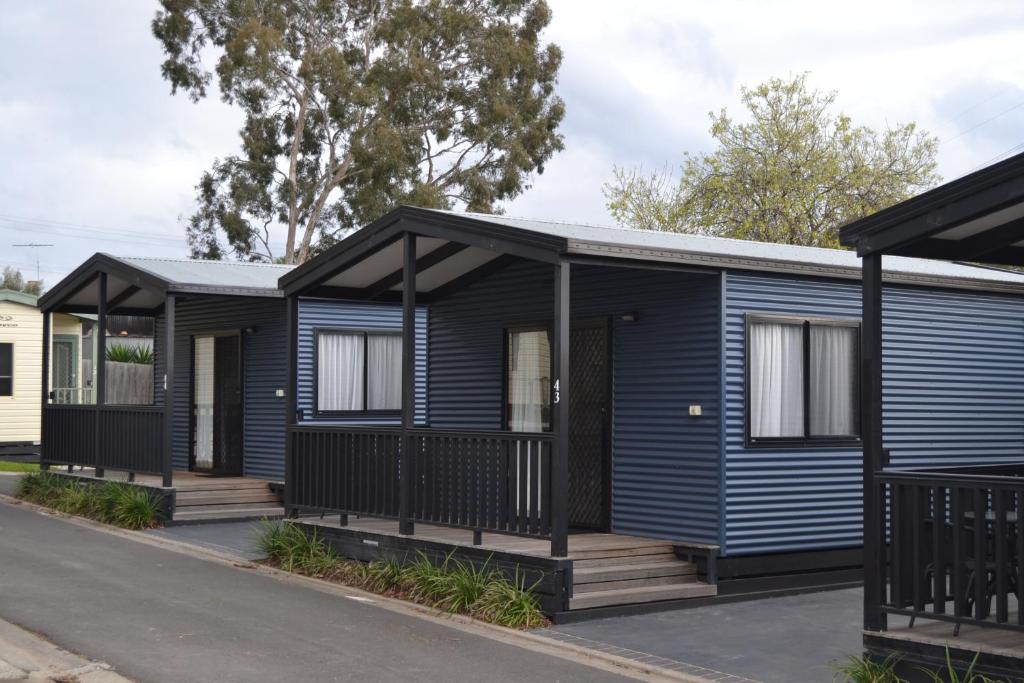 Amaroo Holiday Park - Tap to explore photos