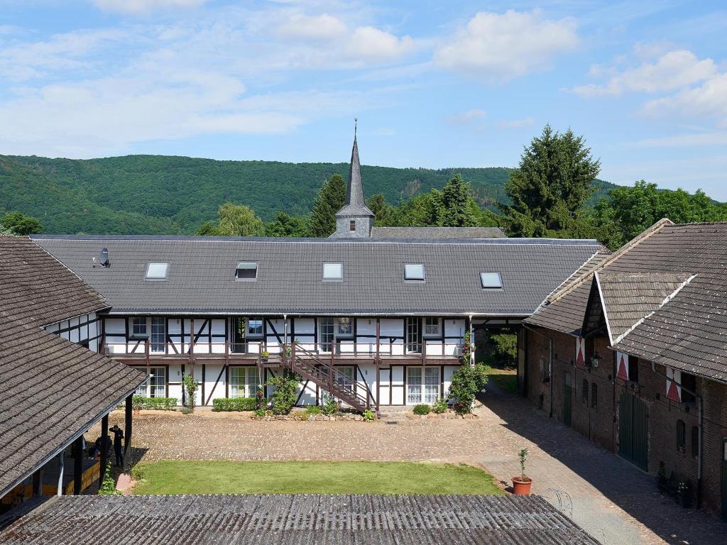 Burg Blens photo 2