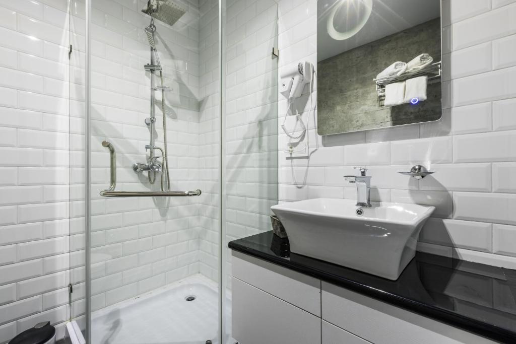Tbilisi Times Boutique Hotel - Tap to explore photos