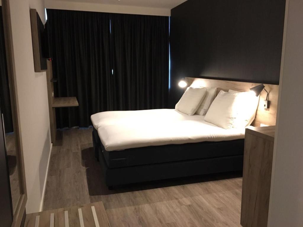Двухместный (Двухместный номер Делюкс с 2 отдельными кроватями), Joy Hotel