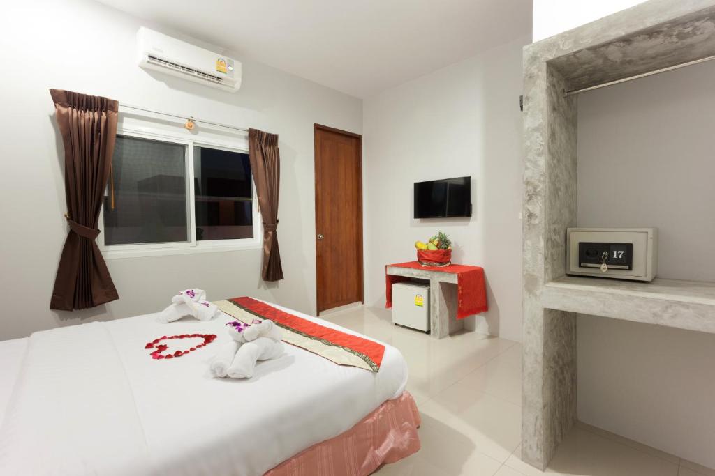Двухместный (Двухместный номер Делюкс с 1 кроватью и балконом), Freedom Hotel