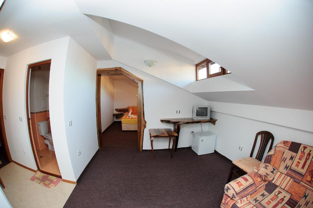 Апартаменты (Апартаменты - Мансарда), Family Hotel Nadejda