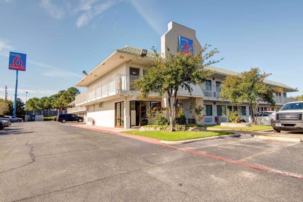 Studio 6 Grand Prairie, TX image