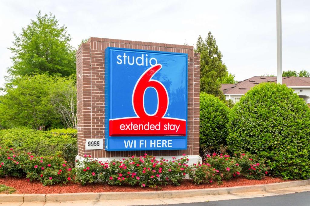 Studio 6-Roswell, GA - Atlanta photo 2