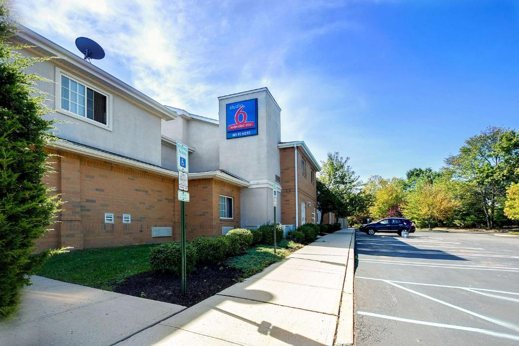 Studio 6 East Brunswick, NJ - NYC Area image