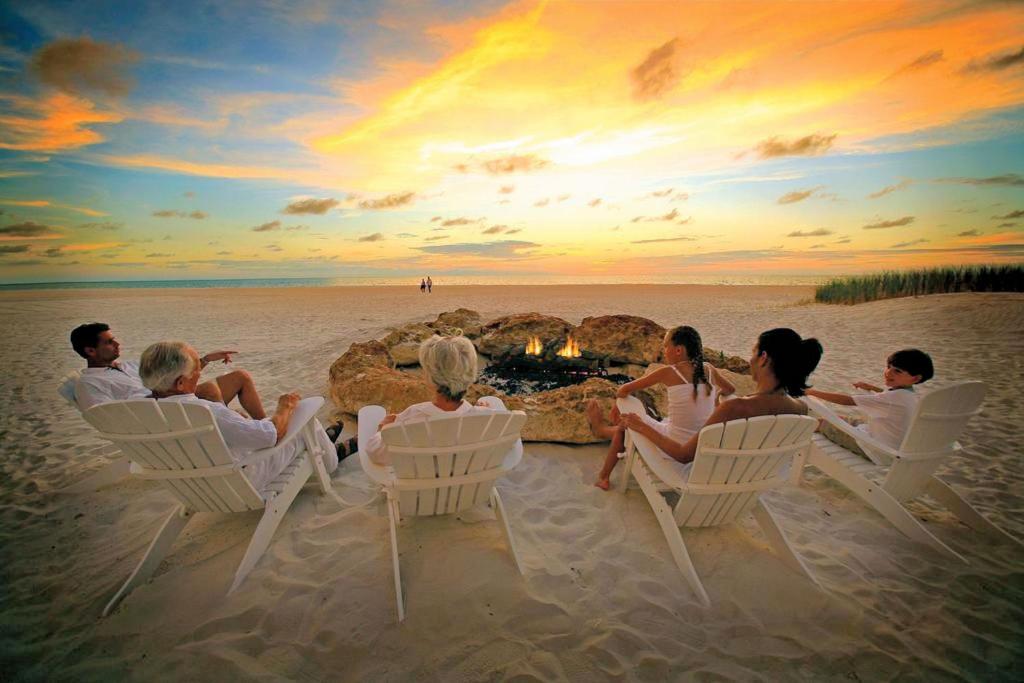 Luxury 5 Star Condominium Water Front 3 Beds 2 Bath Pool Hot-Tub Beach And City Views image