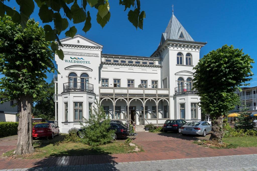Waldhotel photo 2