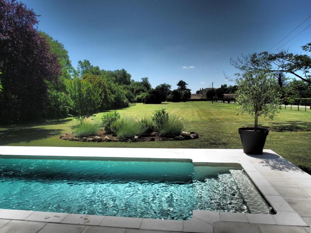 La Villa a Chateau Franc-Daut Sleeps 6 photo 3