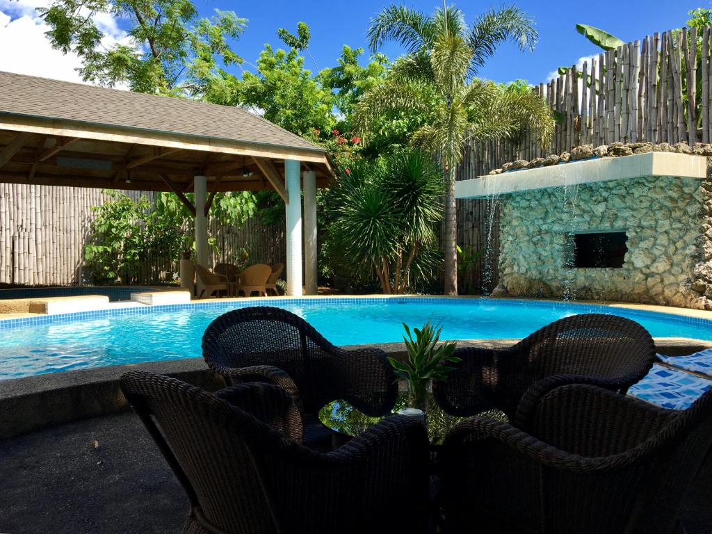 Lapu-Lapu Cottages & Restaurant photo 1