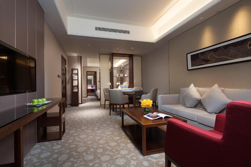Сьюит (Улучшенный люкс), Ramada Jinan