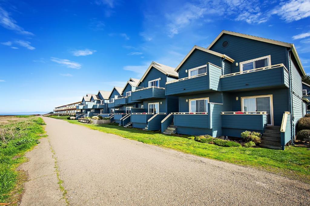 Surf and Sand Lodge photo 1