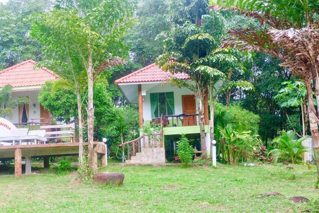 Трехместный (Улучшенный трехместный номер), Koh Kood Garden House
