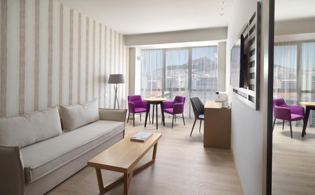 Сьюит (Люкс Tiare Legacy), Athens Tiare Hotel