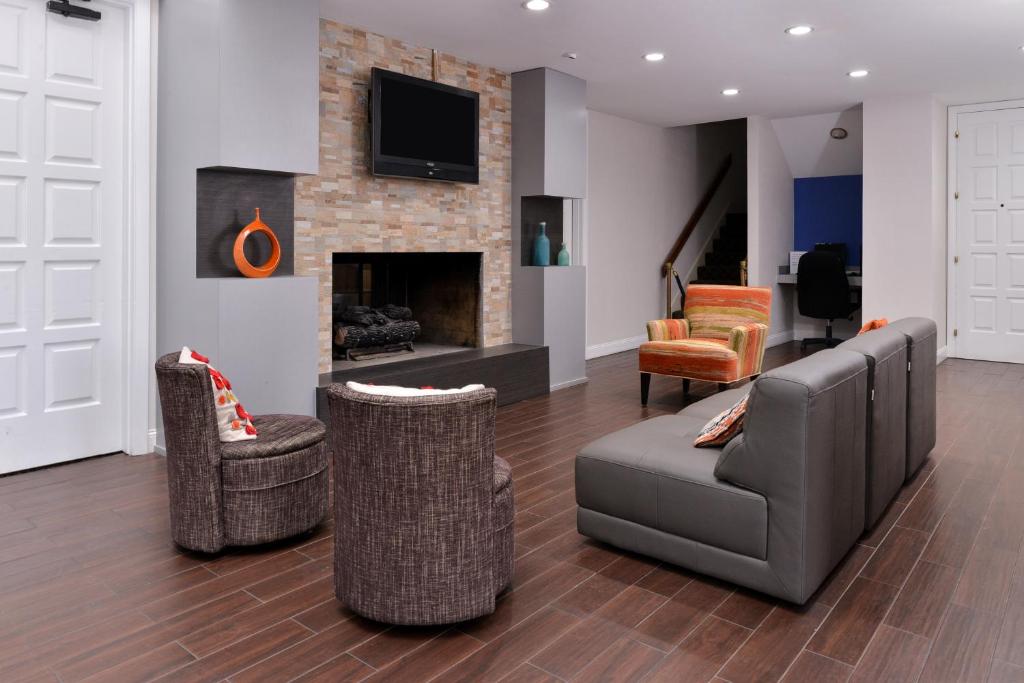 Americas Best Value Inn & Suites Extended Stay - Tulsa photo 3