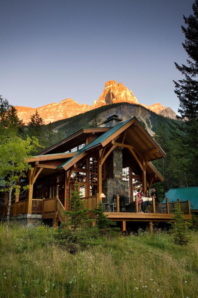 Cathedral Mountain Lodge photo 4