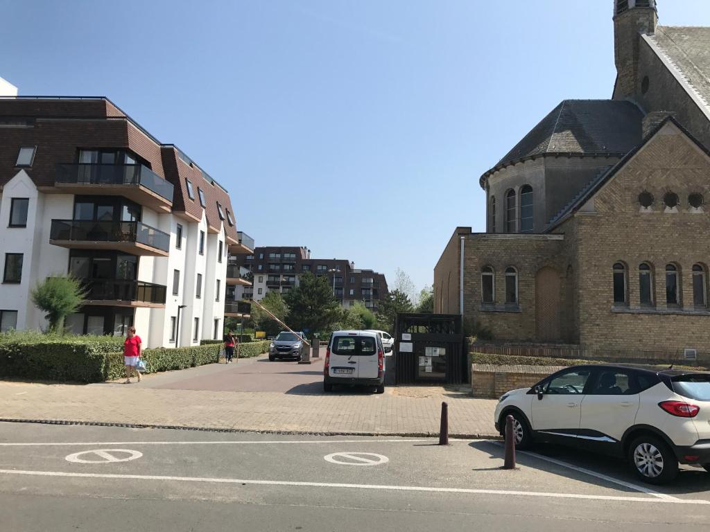 Recent vernieuwd appartement met zeezicht en een gratis parkeerplaats photo 3